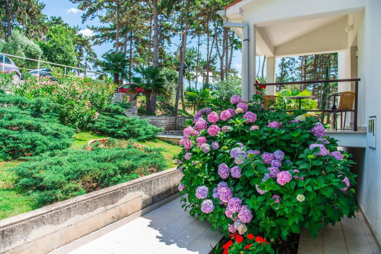 Apartments Pino Rabac Luaran gambar