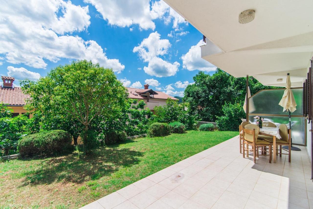 Apartments Pino Rabac Luaran gambar
