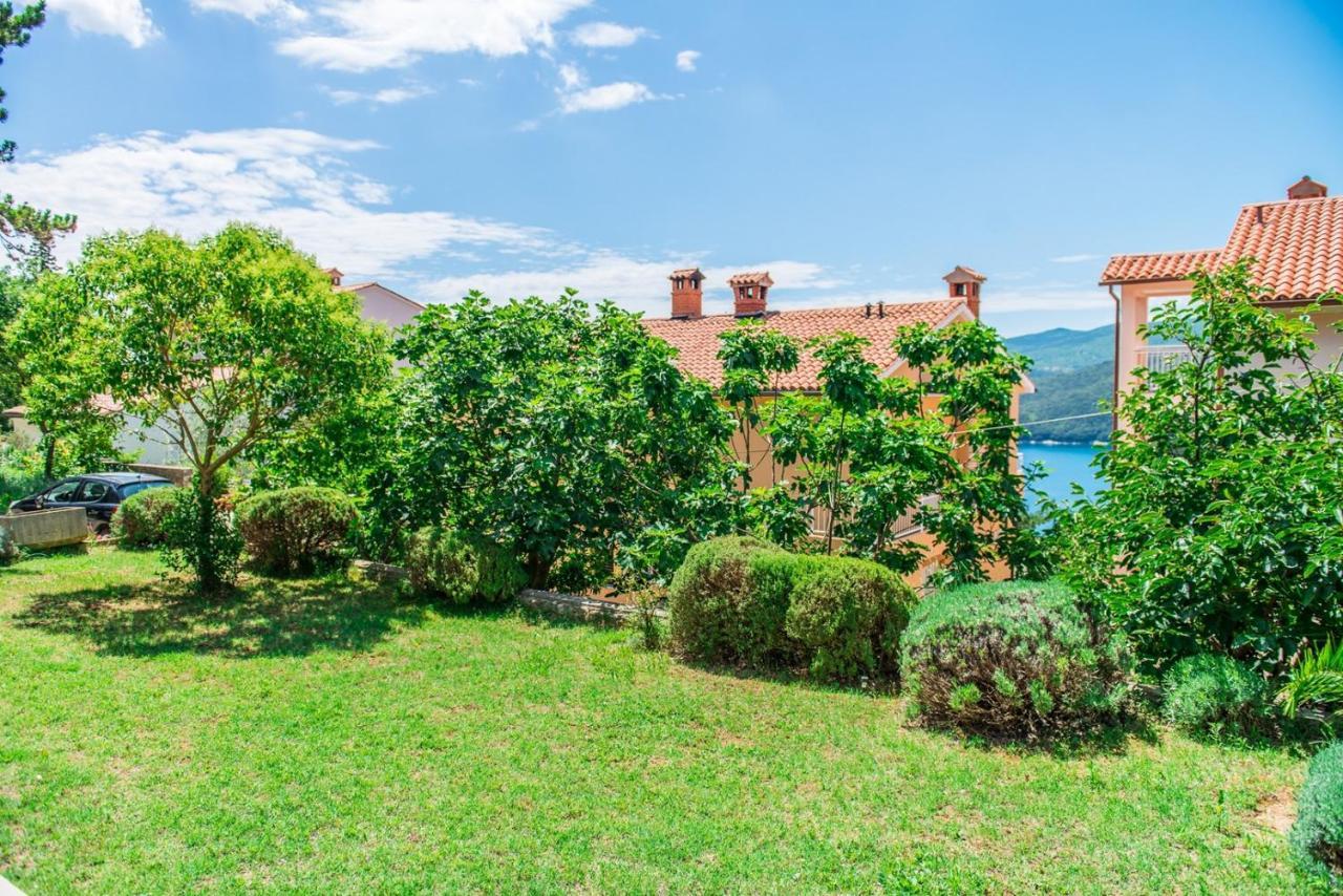 Apartments Pino Rabac Luaran gambar