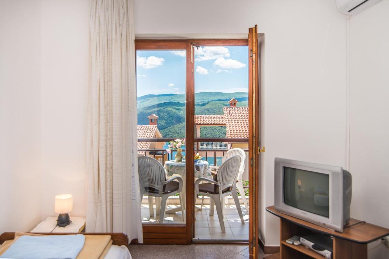 Apartments Pino Rabac Luaran gambar