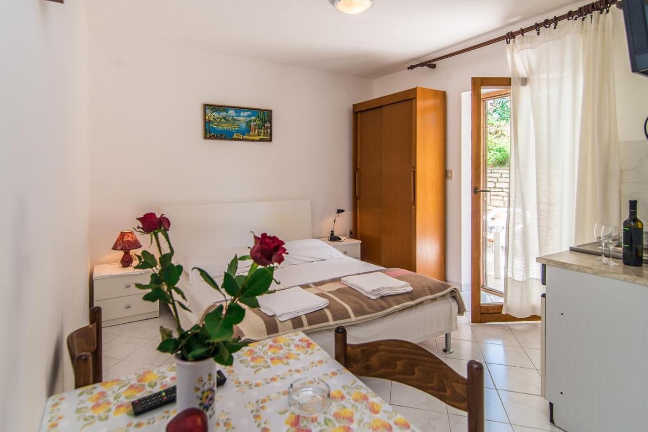 Apartments Pino Rabac Luaran gambar