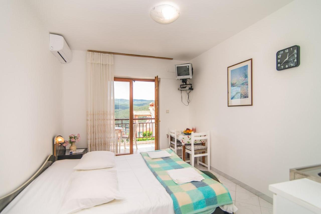 Apartments Pino Rabac Luaran gambar