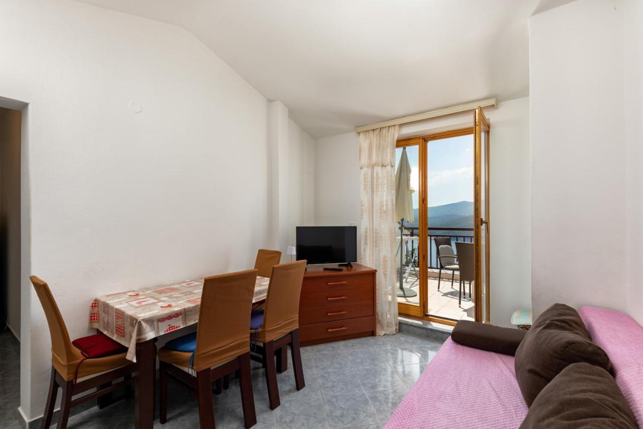 Apartments Pino Rabac Luaran gambar