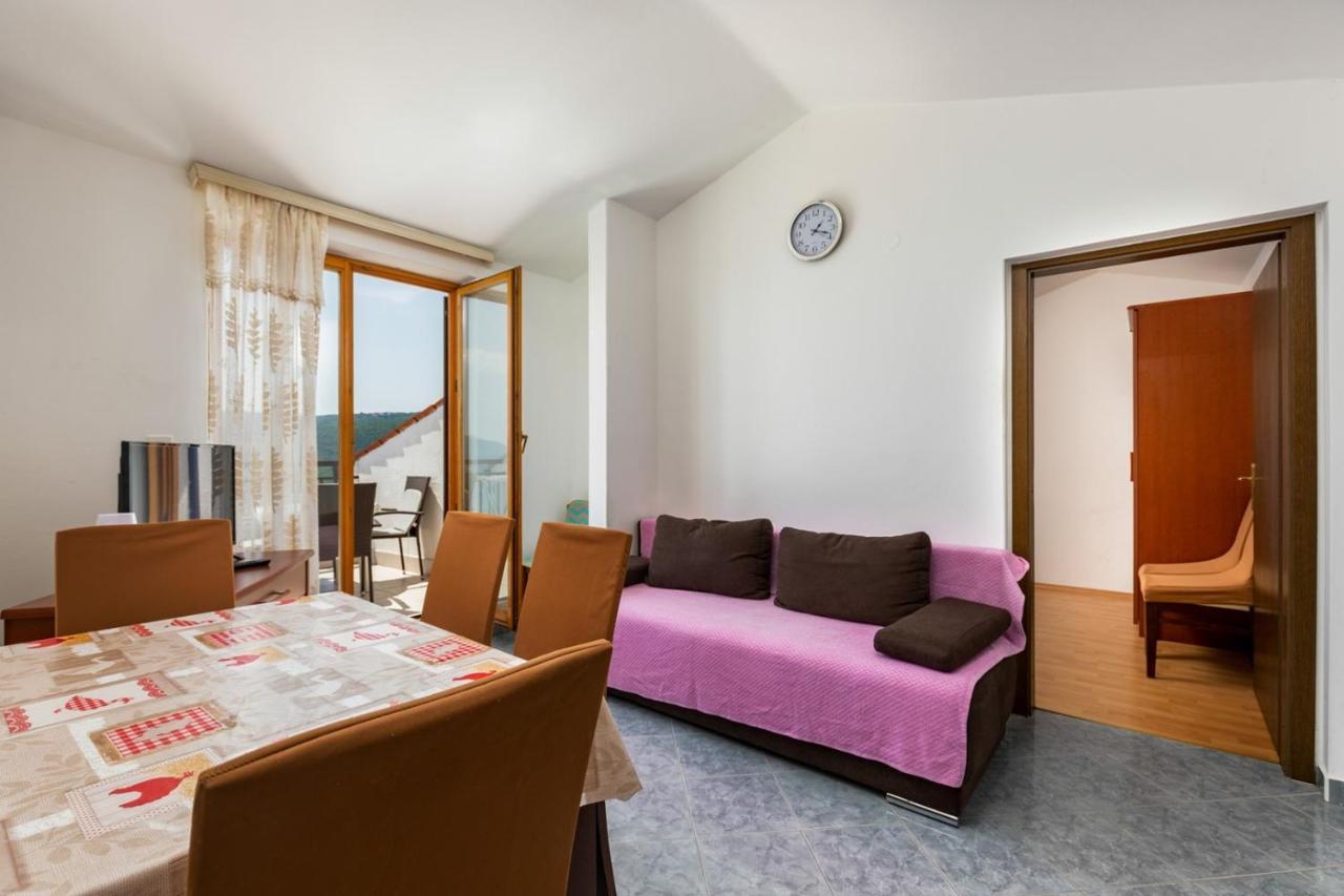 Apartments Pino Rabac Luaran gambar